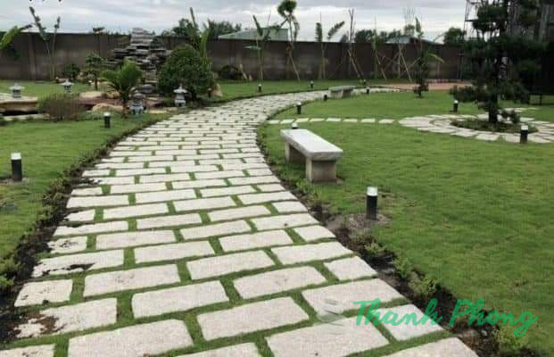 Huong-dan-thi-cong-da-dam-buoc-san-vuon